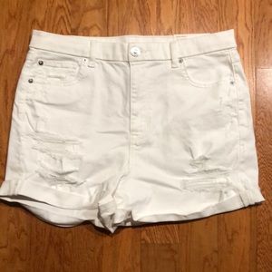 NWT Women’s high rise American Eagle shorts.